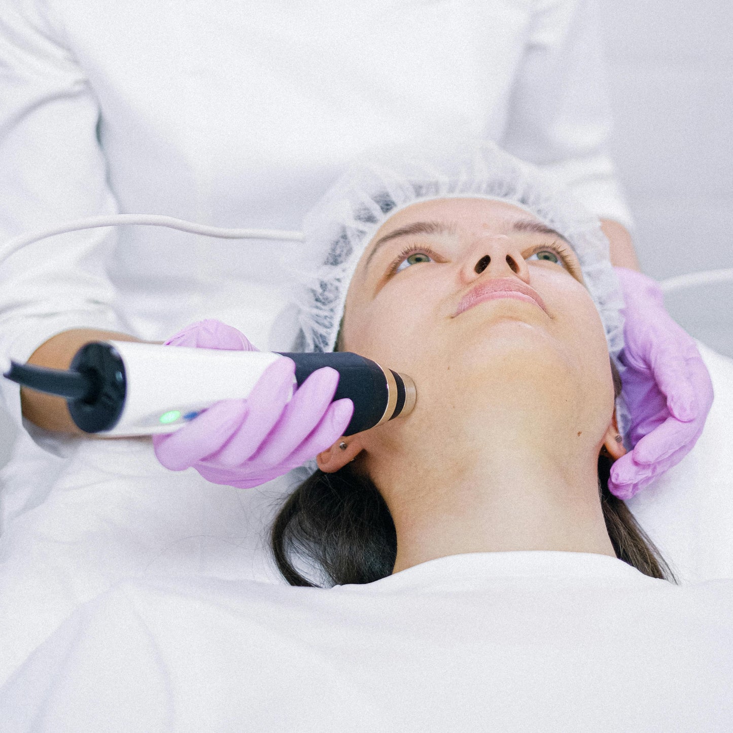 MICROCURRENT THERAPY FACIAL